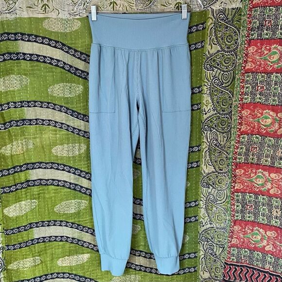 Athleta Sage Green Salutation Rib Jogger Size Small - Picture 2 of 16
